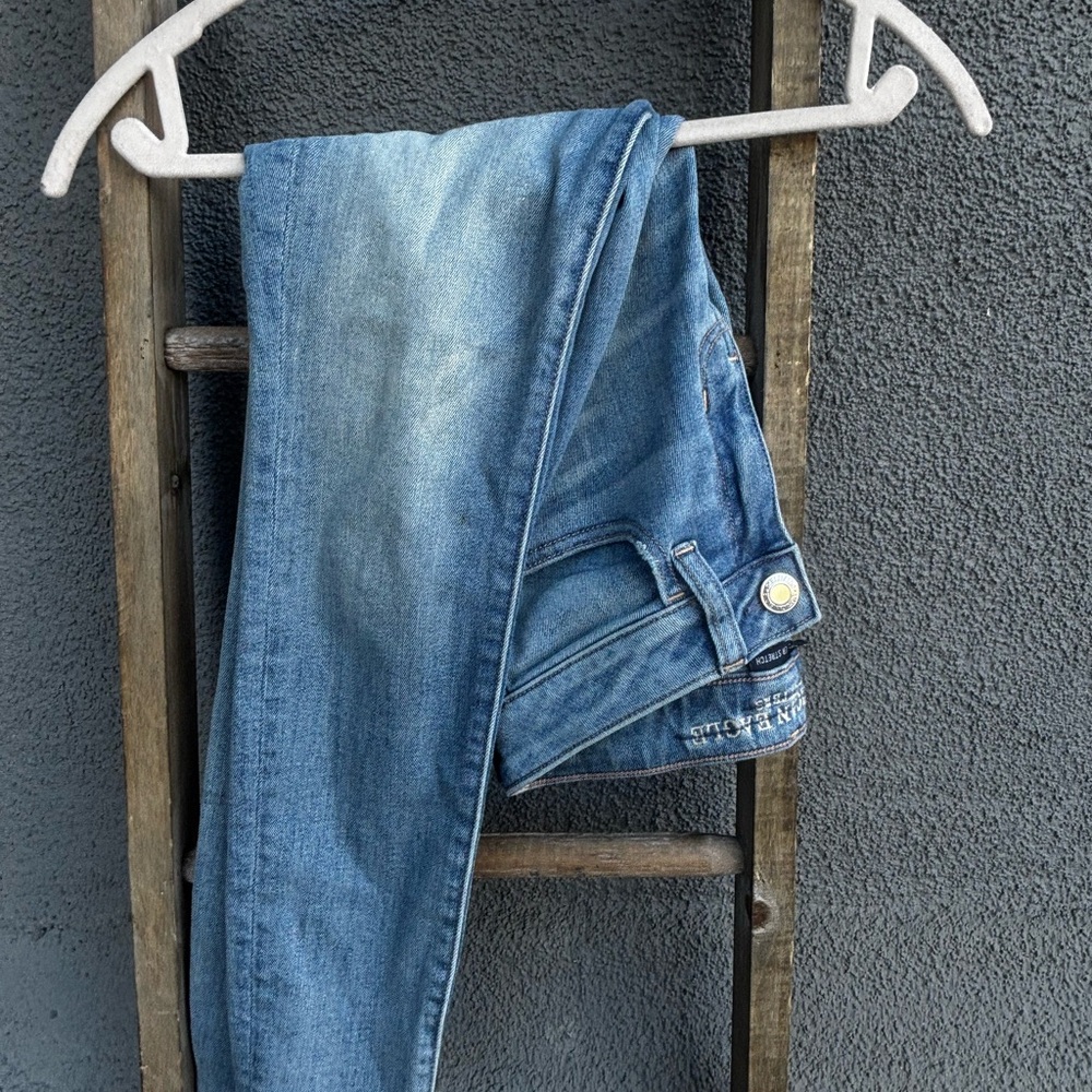 American Eagle Outfitters Light Blue Denim Skinny Jeans